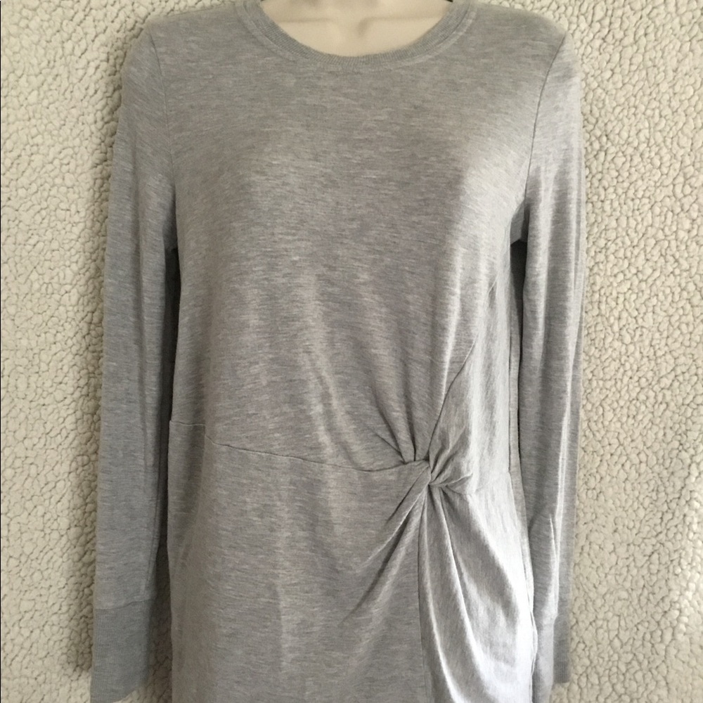 SALE❌️ Athleta Long Length Top